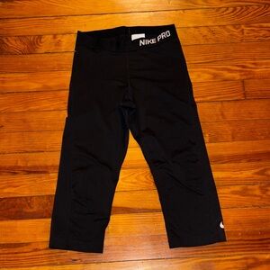Nike Black Pro Crop Performance Capri Leggings